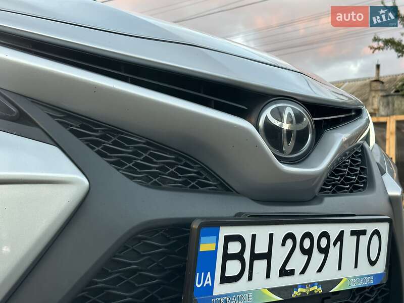 Седан Toyota Camry 2018 в Одессе