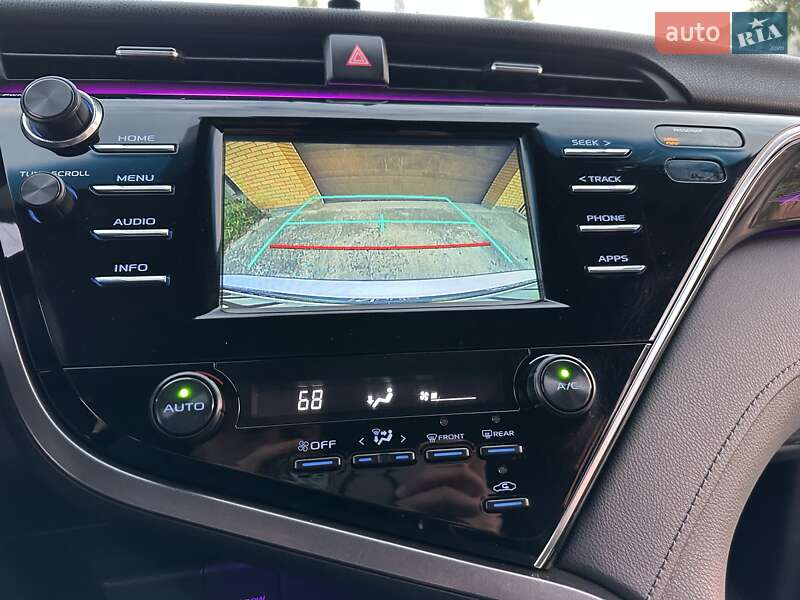 Седан Toyota Camry 2018 в Одессе