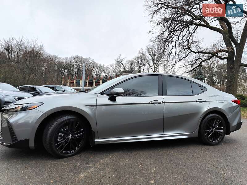 Седан Toyota Camry 2024 в Киеве