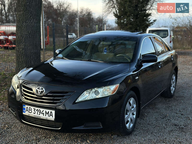 Седан Toyota Camry 2007 в Виннице