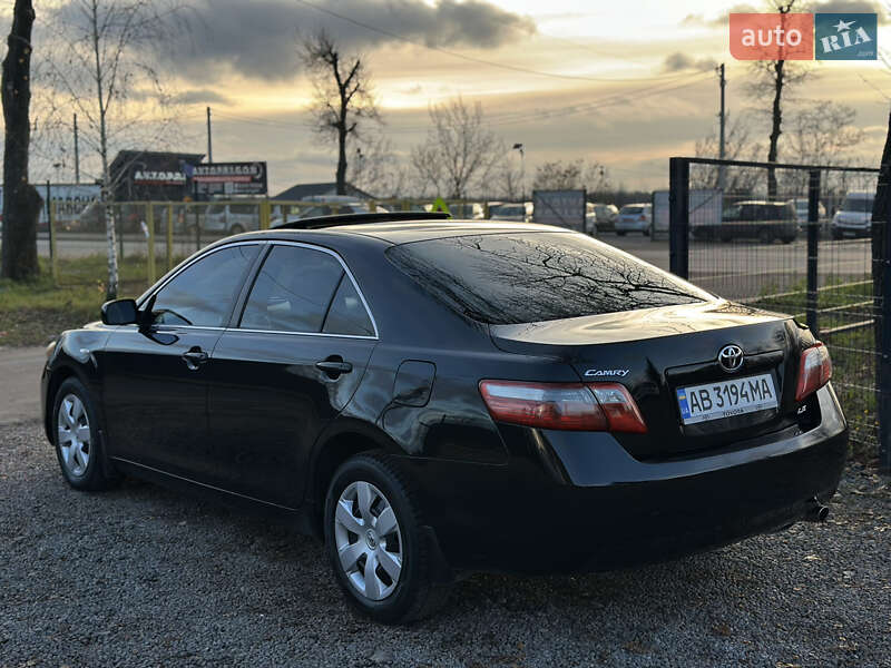 Седан Toyota Camry 2007 в Виннице