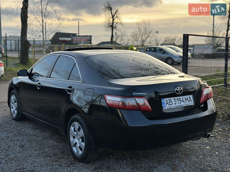 Седан Toyota Camry 2007 в Виннице