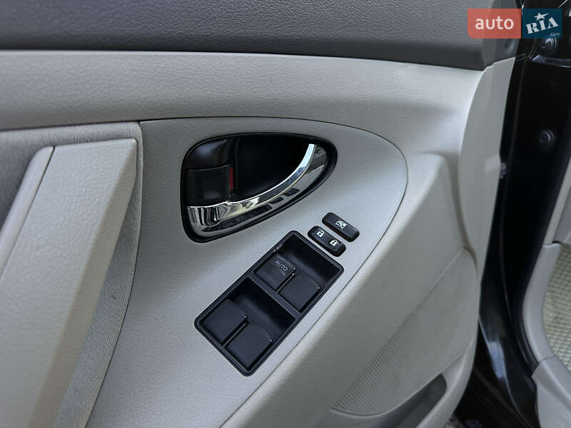 Седан Toyota Camry 2007 в Виннице