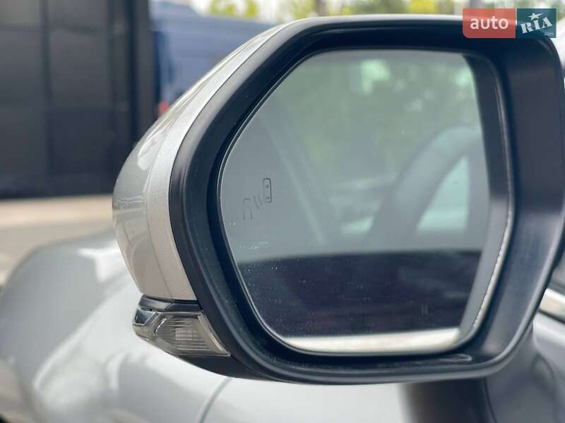 Седан Toyota Camry 2018 в Киеве