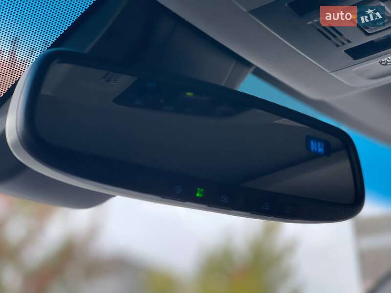 Седан Toyota Camry 2018 в Киеве