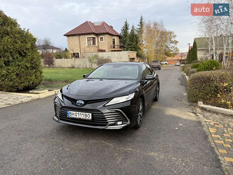Седан Toyota Camry 2023 в Одессе