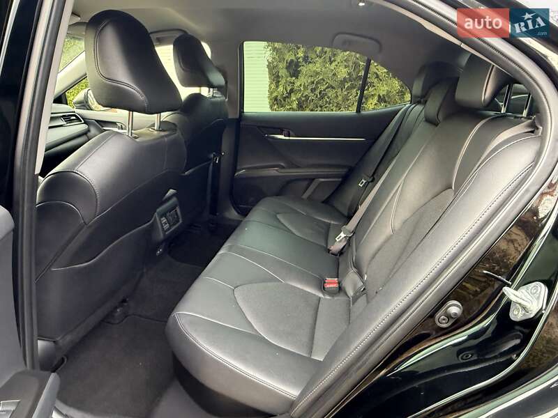 Седан Toyota Camry 2023 в Одессе