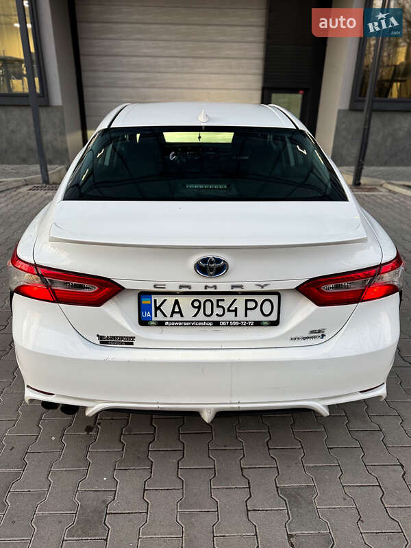 Седан Toyota Camry 2020 в Киеве