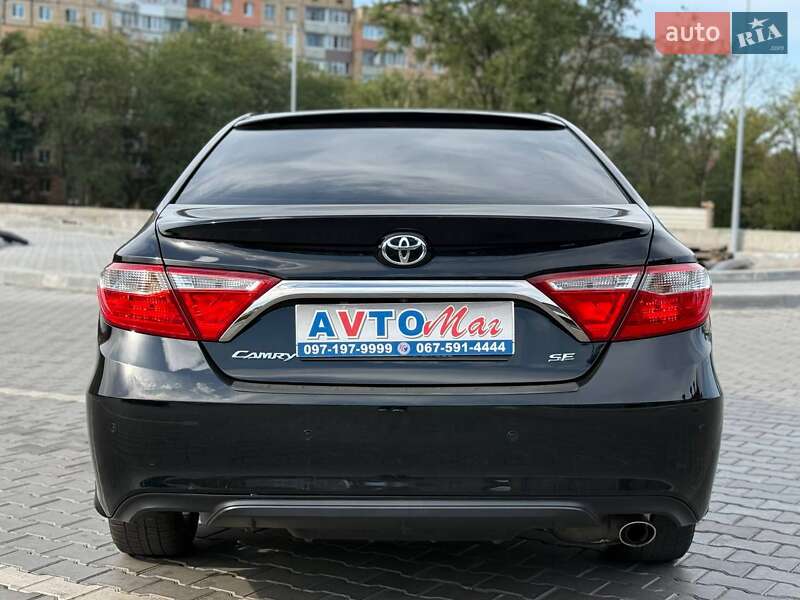 Седан Toyota Camry 2016 в Кривом Роге