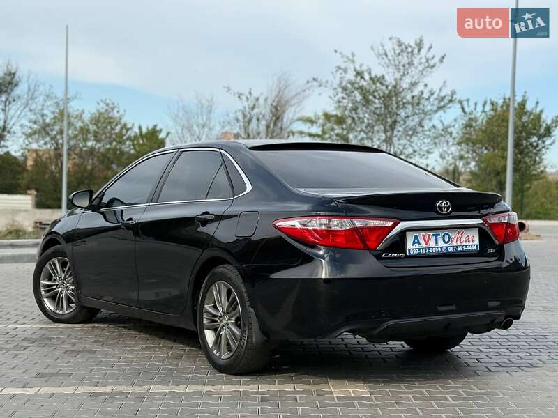 Седан Toyota Camry 2016 в Кривом Роге