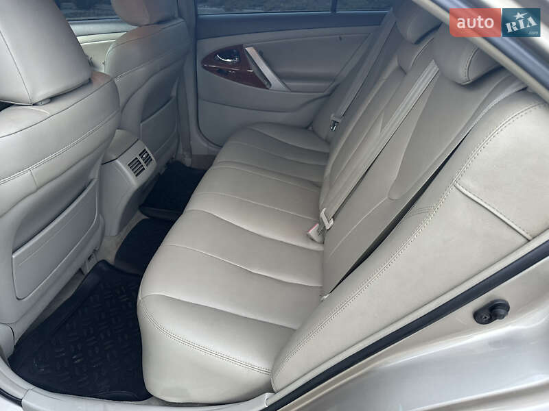 Седан Toyota Camry 2008 в Харькове