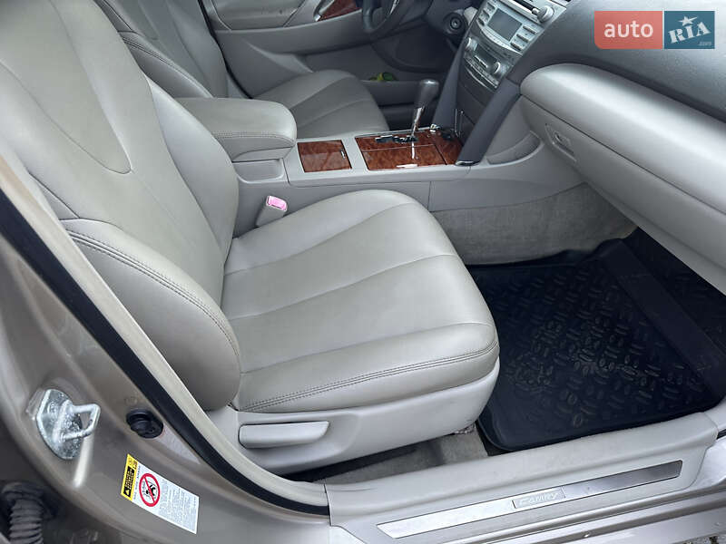 Седан Toyota Camry 2008 в Харькове