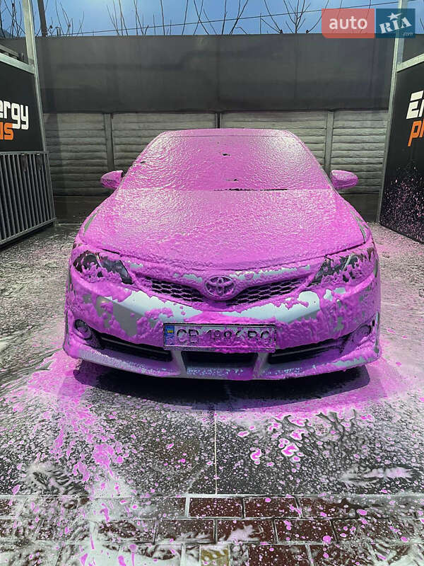 Седан Toyota Camry 2013 в Киеве