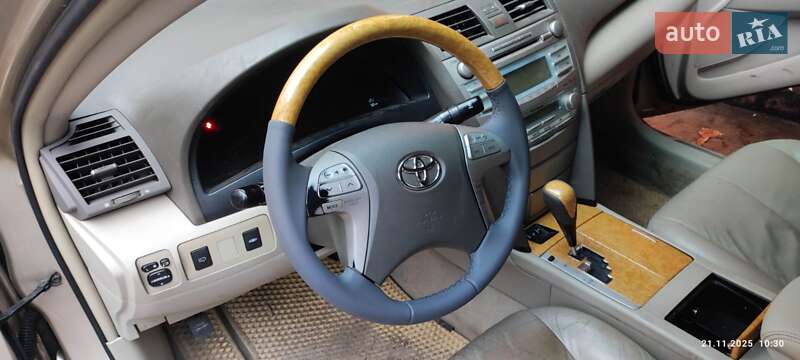 Седан Toyota Camry 2007 в Києві