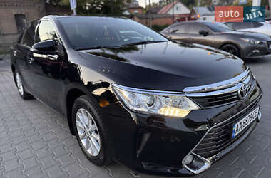 Седан Toyota Camry 2015 в Виннице