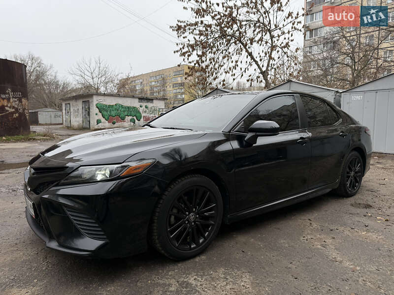 Седан Toyota Camry 2021 в Днепре