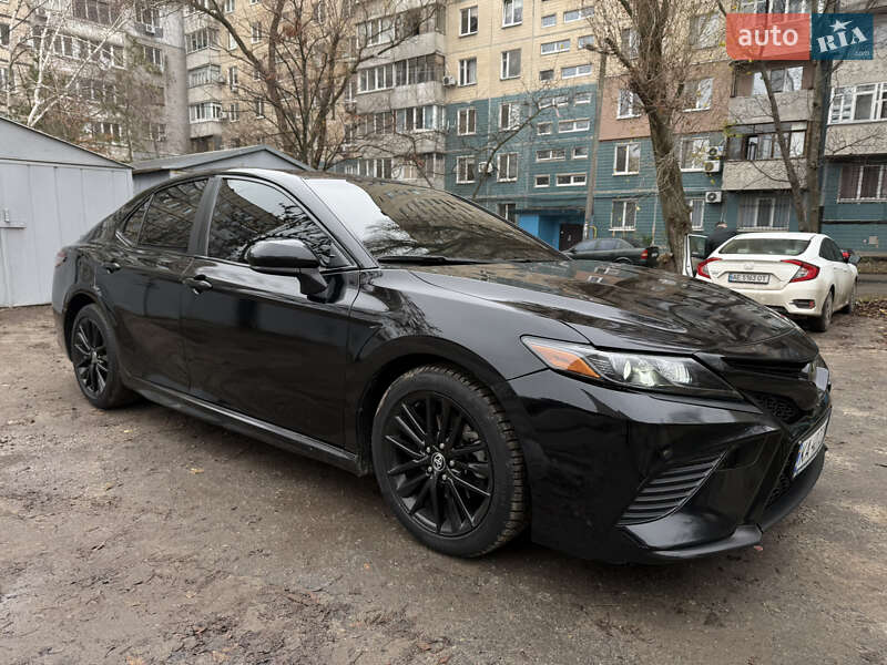 Седан Toyota Camry 2021 в Днепре