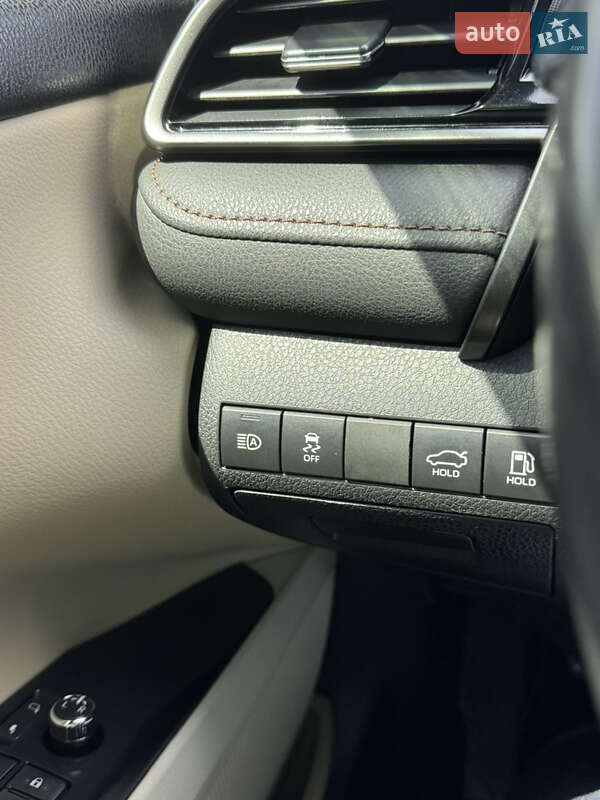 Седан Toyota Camry 2019 в Одессе