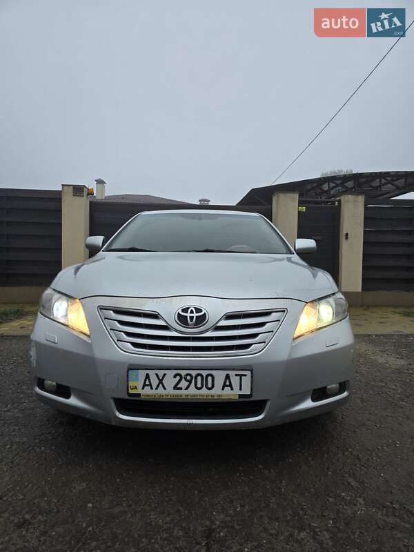Седан Toyota Camry 2007 в Харькове