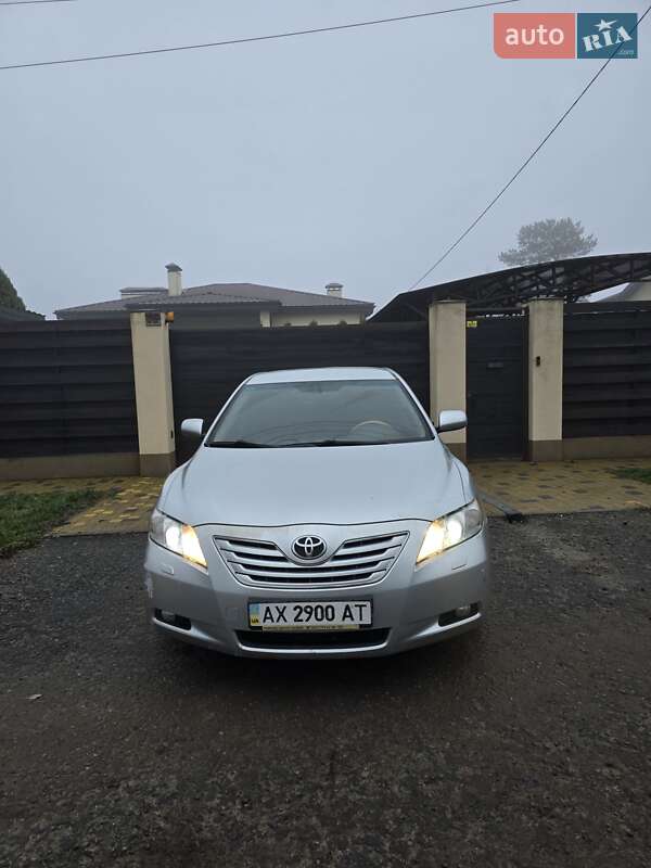 Седан Toyota Camry 2007 в Харькове