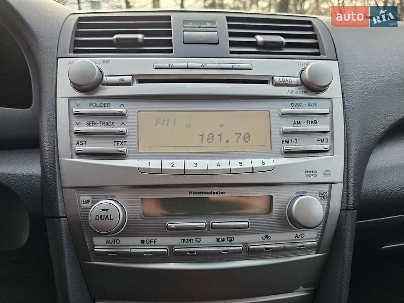 Седан Toyota Camry 2010 в Умани