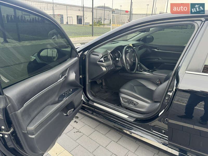 Седан Toyota Camry 2020 в Мукачево