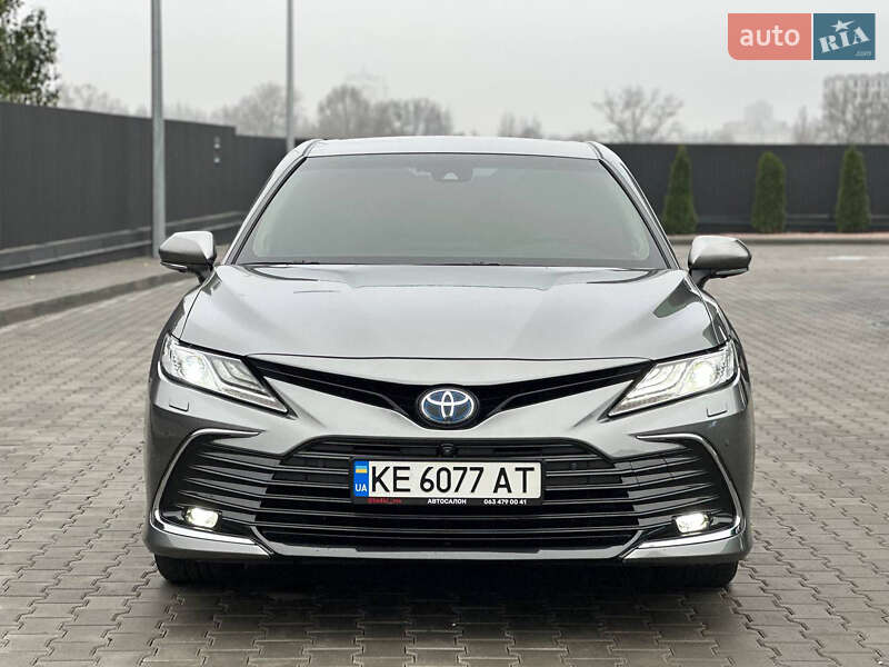 Седан Toyota Camry 2021 в Днепре
