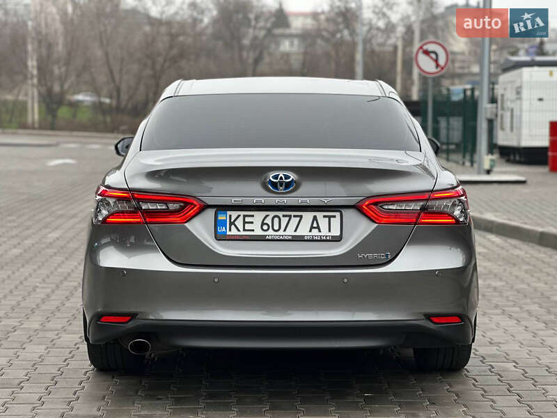 Седан Toyota Camry 2021 в Днепре