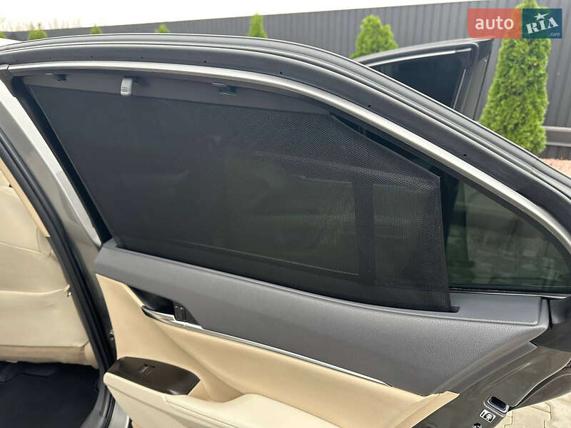 Седан Toyota Camry 2021 в Днепре