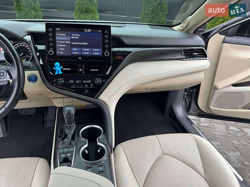 Седан Toyota Camry 2021 в Днепре