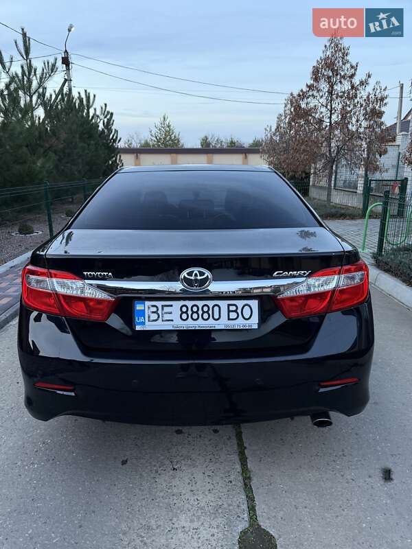 Седан Toyota Camry 2012 в Николаеве