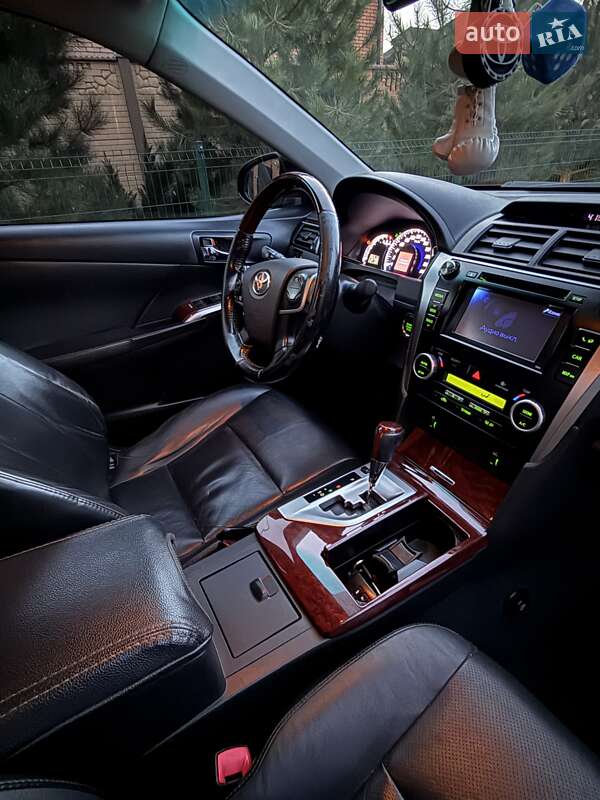 Седан Toyota Camry 2012 в Николаеве