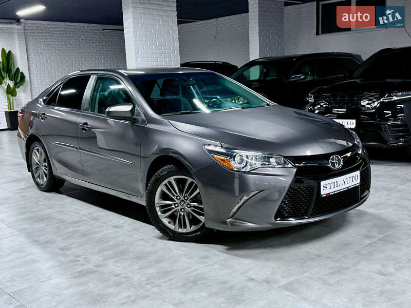 Седан Toyota Camry 2016 в Одессе