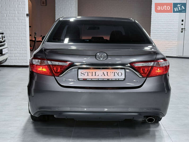 Седан Toyota Camry 2016 в Одессе