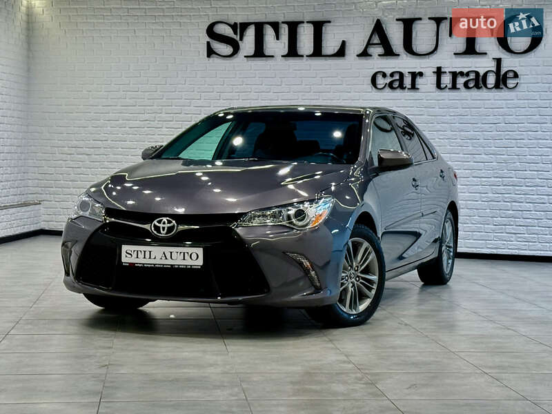 Седан Toyota Camry 2016 в Одессе
