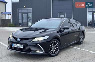 Седан Toyota Camry 2023 в Тернополе
