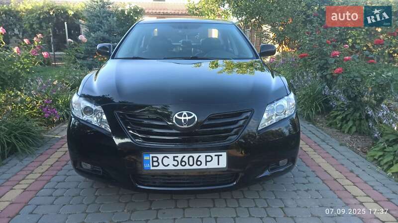Седан Toyota Camry 2006 в Виннице