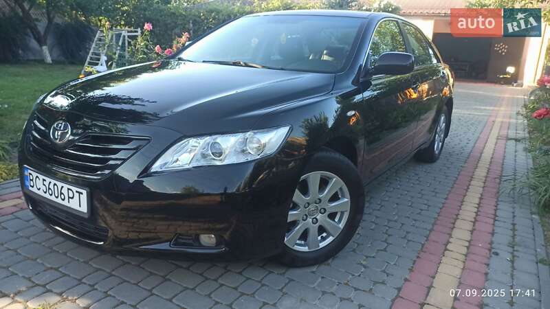 Седан Toyota Camry 2006 в Виннице
