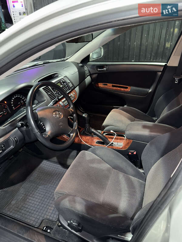 Седан Toyota Camry 2003 в Киеве