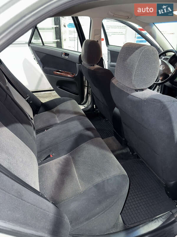 Седан Toyota Camry 2003 в Киеве