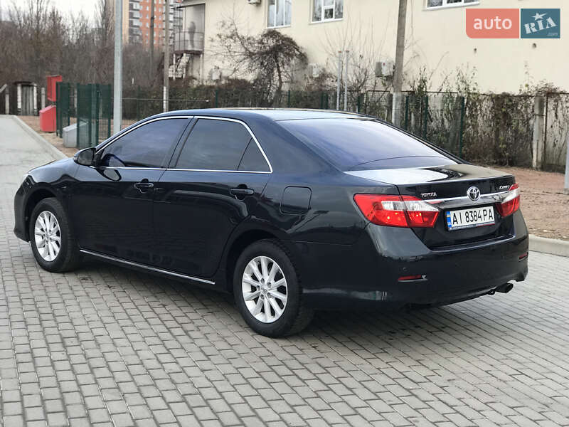 Седан Toyota Camry 2013 в Житомирі