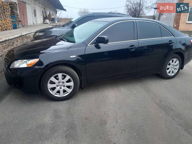 Седан Toyota Camry 2006 в Лубнах