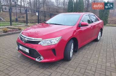 Седан Toyota Camry 2016 в Києві