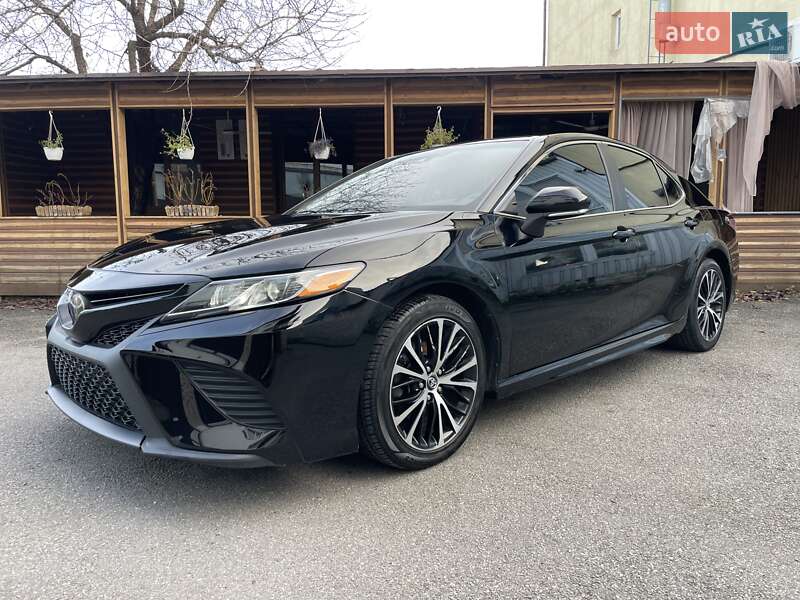 Toyota Camry 2018