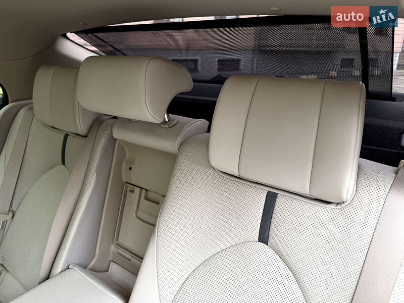 Седан Toyota Camry 2021 в Ужгороде