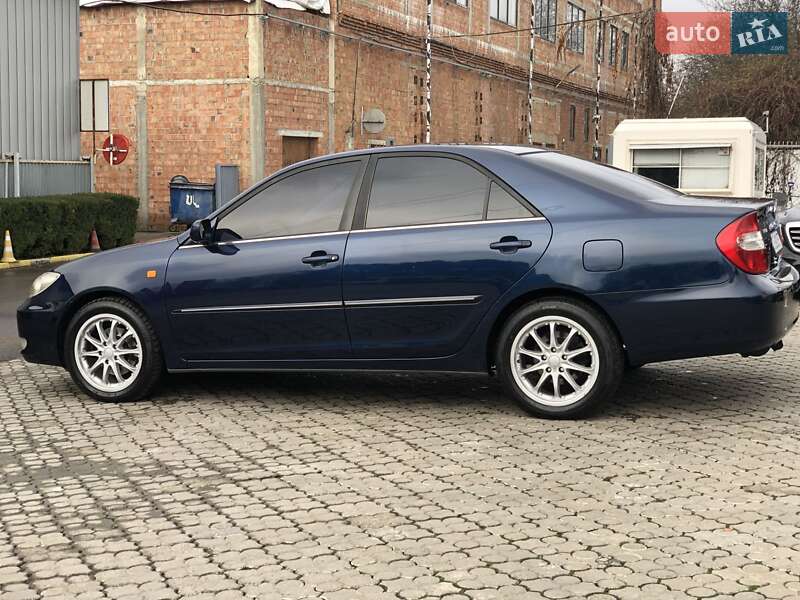 Седан Toyota Camry 2005 в Черновцах