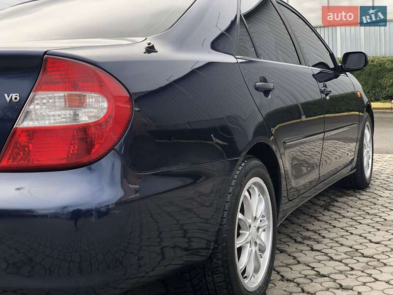 Седан Toyota Camry 2005 в Черновцах
