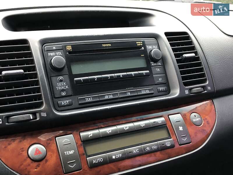 Седан Toyota Camry 2005 в Черновцах