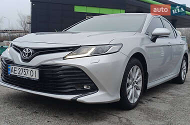 Седан Toyota Camry 2020 в Днепре