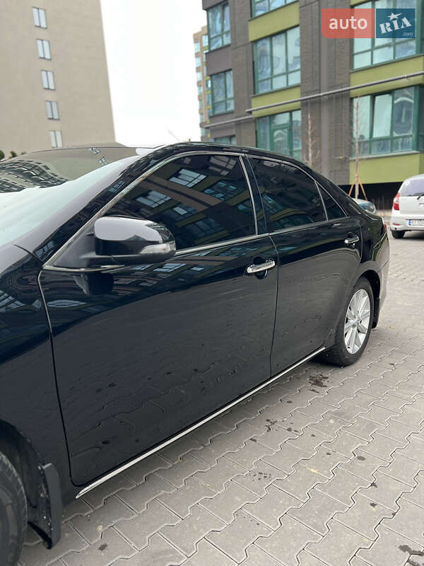 Седан Toyota Camry 2011 в Киеве